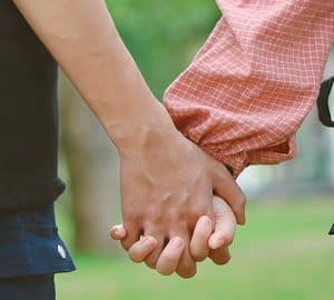 Romantic Dates in Savannah. couple holding hands