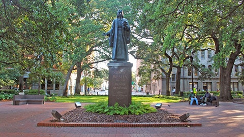 reynolds square with statue